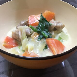 フライパン一つで☆鶏肉とほうれん草のクリーム煮